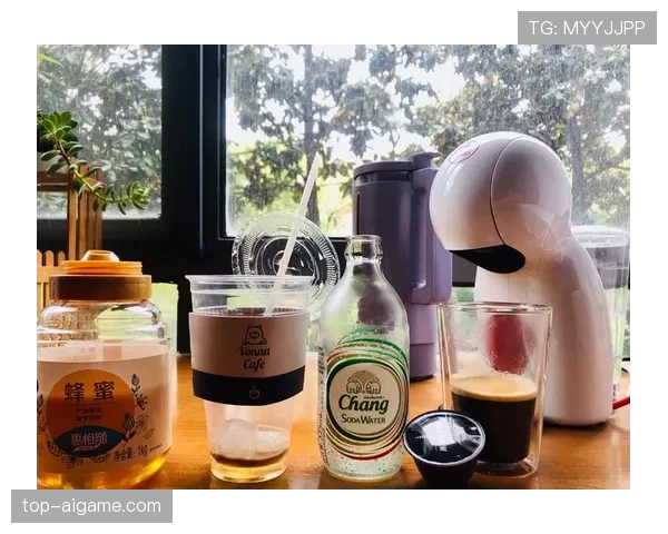 柳雅慧训练完直接啃冰块解渴,这自律狠人连喝水都卡热量? 柳雅慧训练完直接啃冰块解渴,这自律狠人连喝水都卡热量?